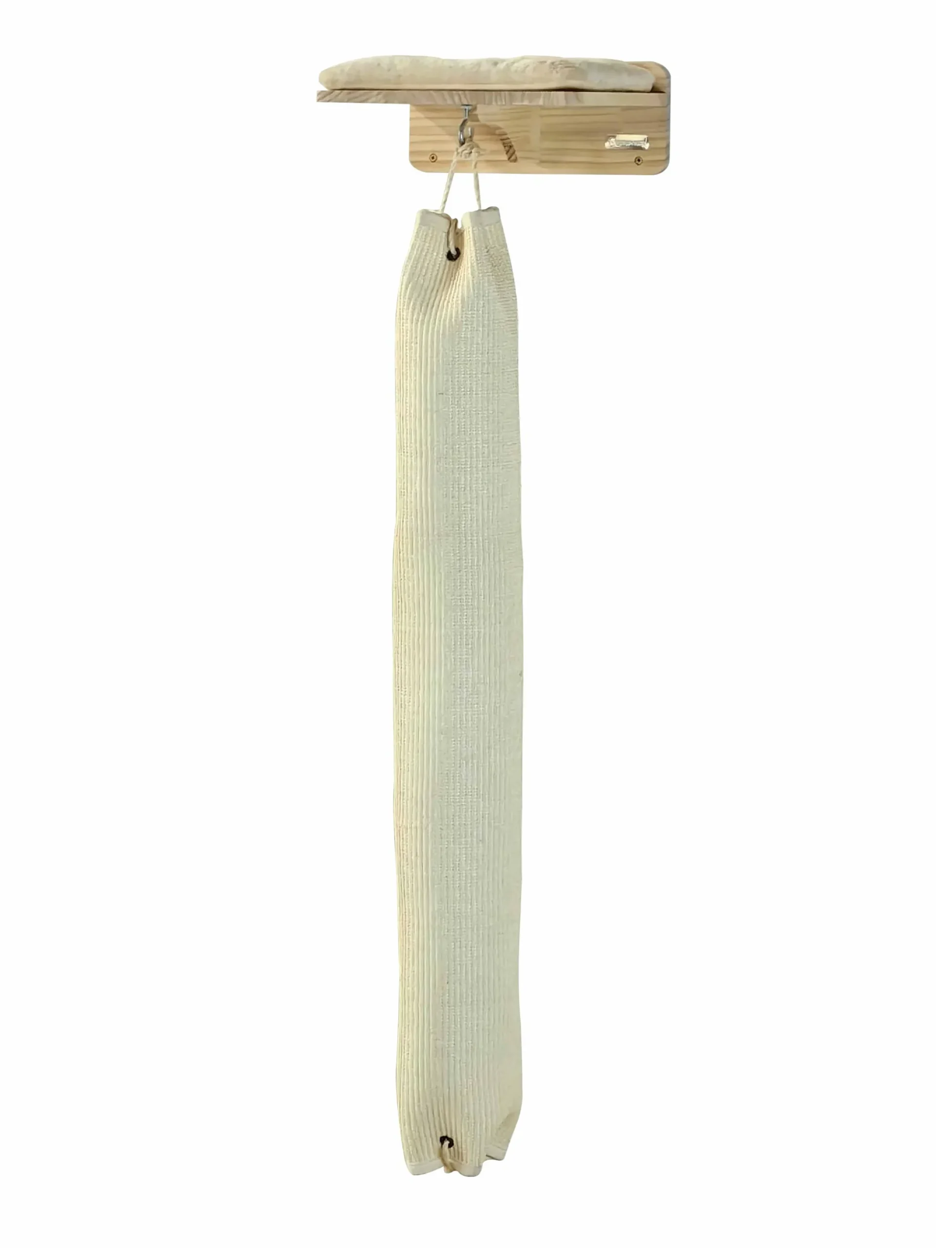 Quapas! Klimzak wandmontage met ligplek beige